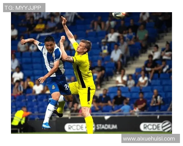 足球明星赛场挑衅动作精彩瞬间回顾与分析