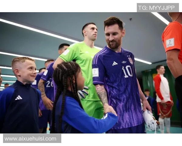 足球明星关爱粉丝的真实故事与温暖瞬间分享 足球明星关爱粉丝的真实故事与温暖瞬间分享