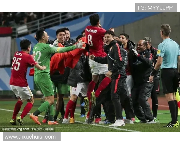 巴萨与恒大激战全场回顾球迷热情高涨精彩瞬间不容错过 巴萨与恒大激战全场回顾球迷热情高涨精彩瞬间不容错过