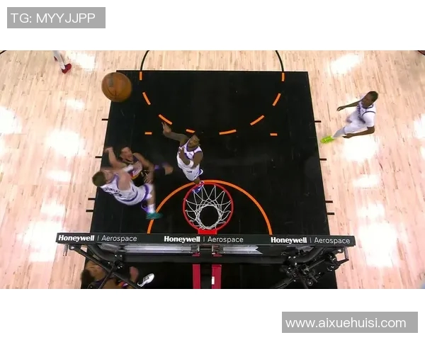 爵士队与太阳季前赛精彩对决展现新赛季球队实力与战术变化 爵士队与太阳季前赛精彩对决展现新赛季球队实力与战术变化